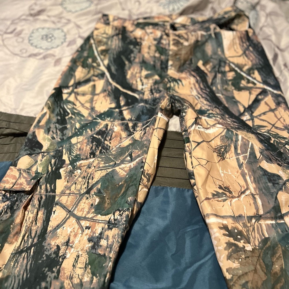 Woman pants never worn